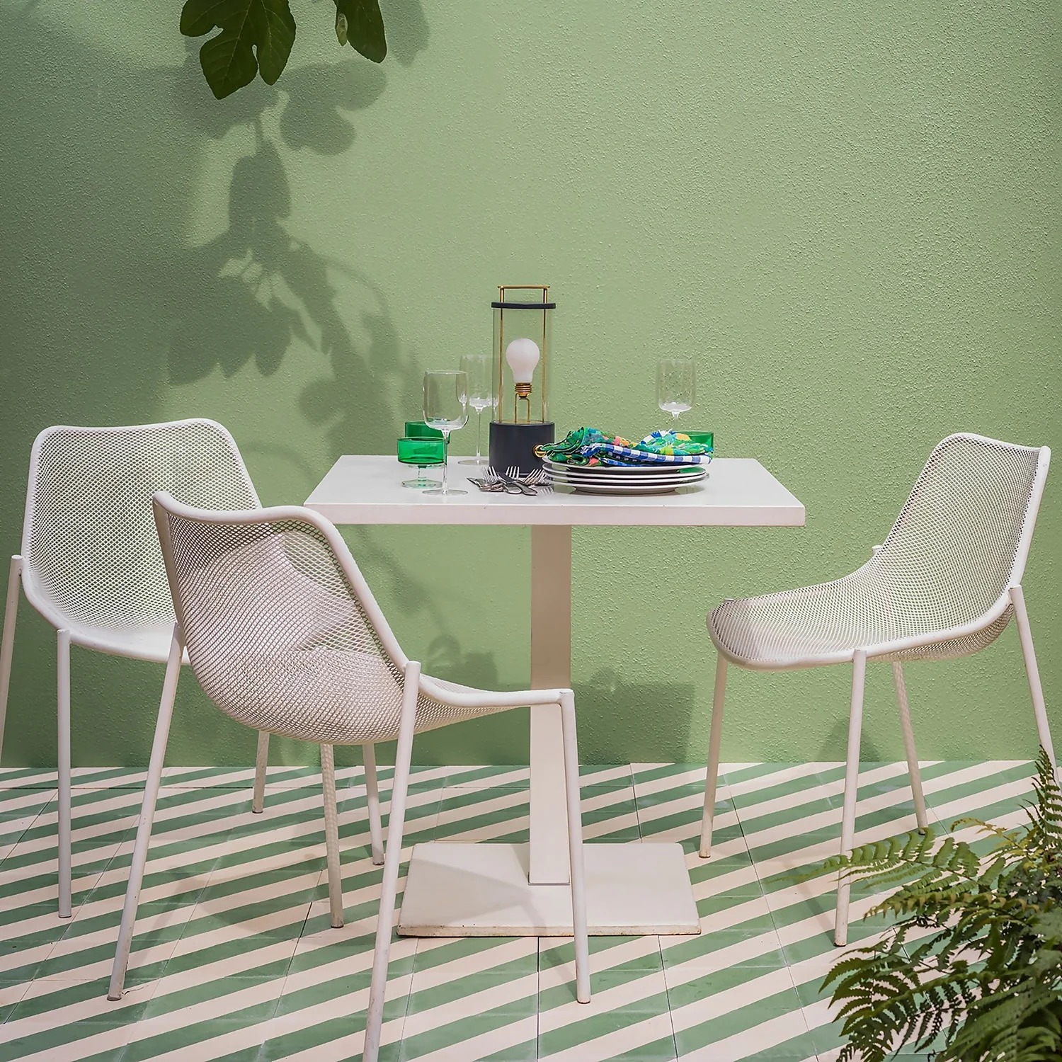 Farrow & Ball Exterior Masonry Paint Breakfast Room Green - 5L 3 Farrow & Ball Exterior Masonry Paint Breakfast Room Green - 5L - Image 2