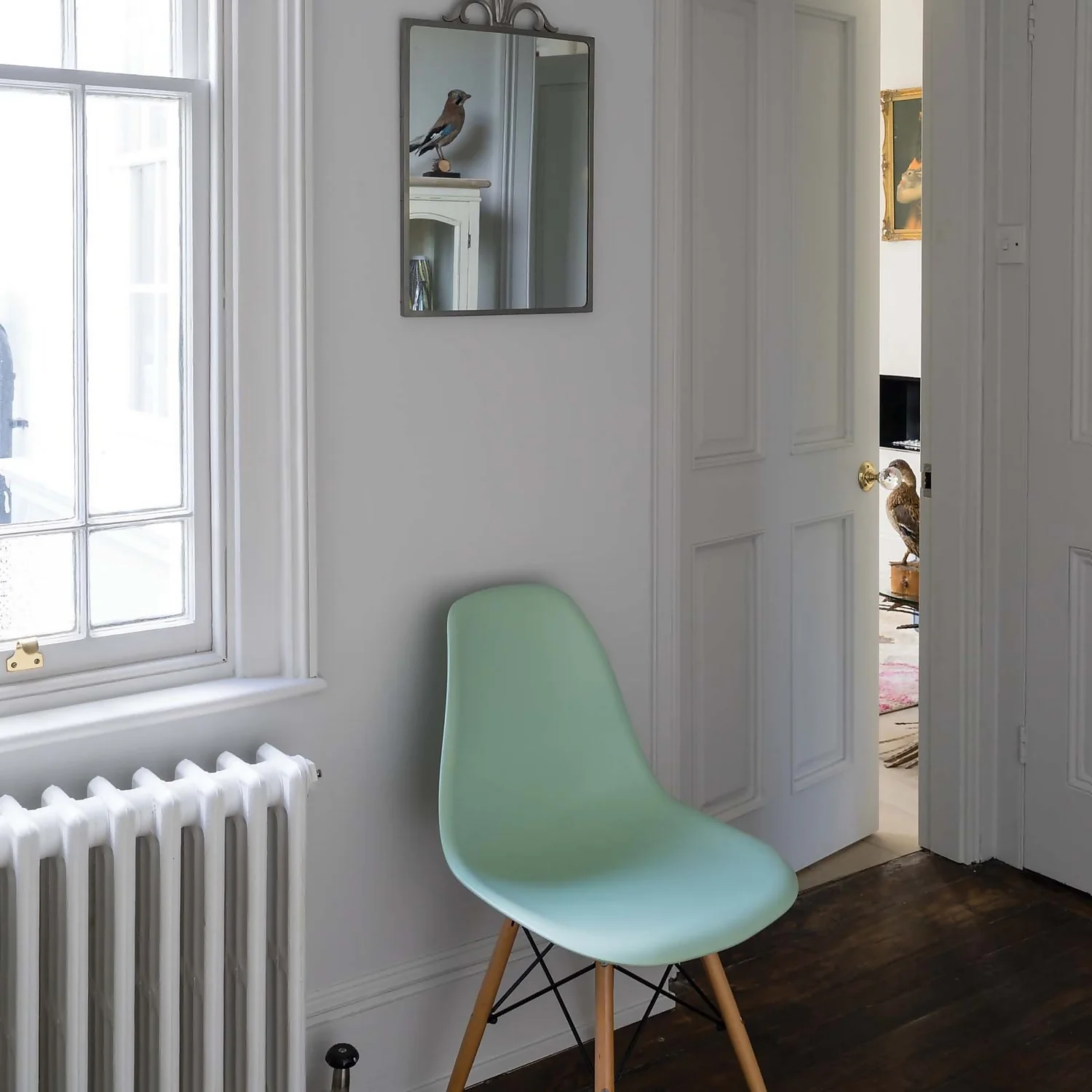 Farrow & Ball Estate Eggshell Paint Blackened - 2.5L 4 Farrow & Ball Estate Eggshell Paint Blackened - 2.5L - Image 2