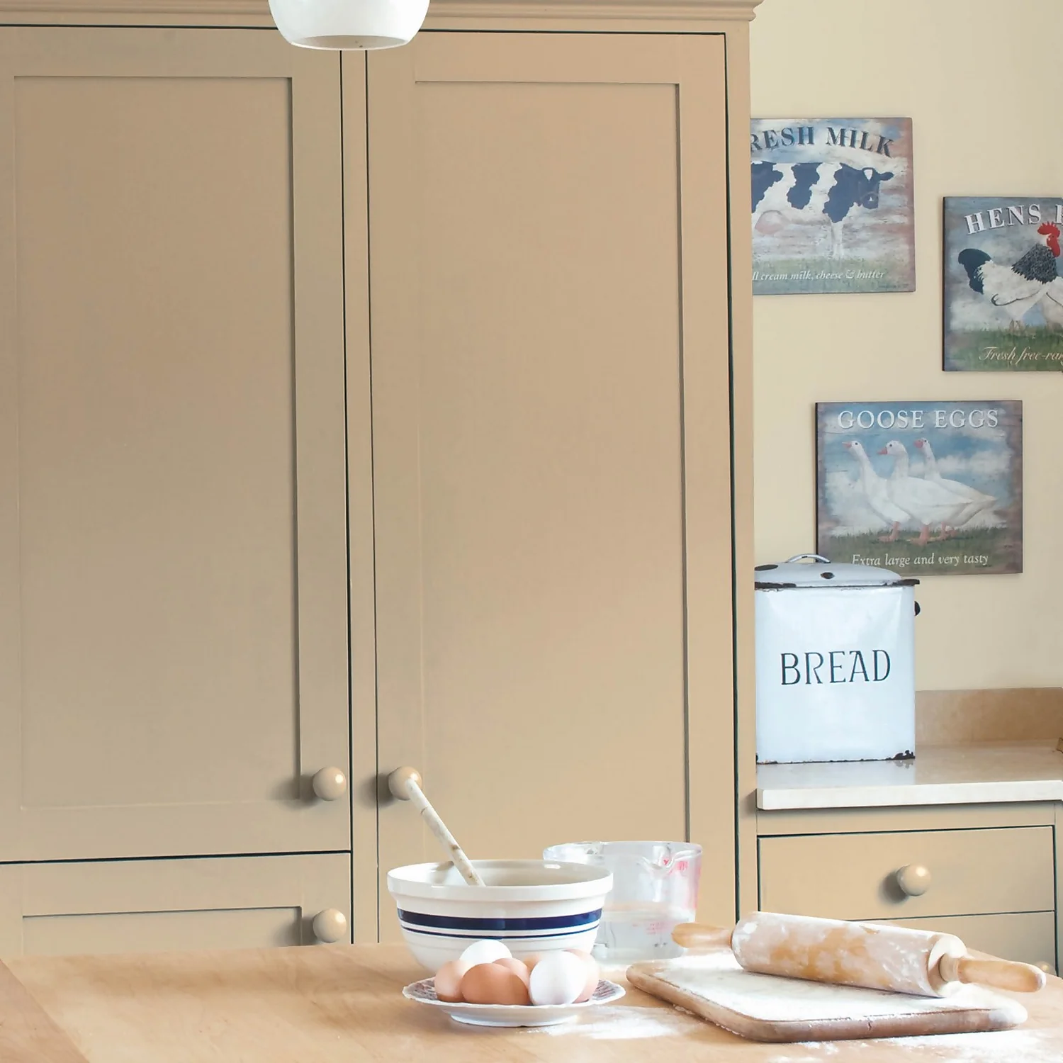 Farrow & Ball Estate Matt Emulsion Paint London Stone - Tester 100ml 4 Farrow & Ball Estate Matt Emulsion Paint London Stone - Tester 100ml - Image 2