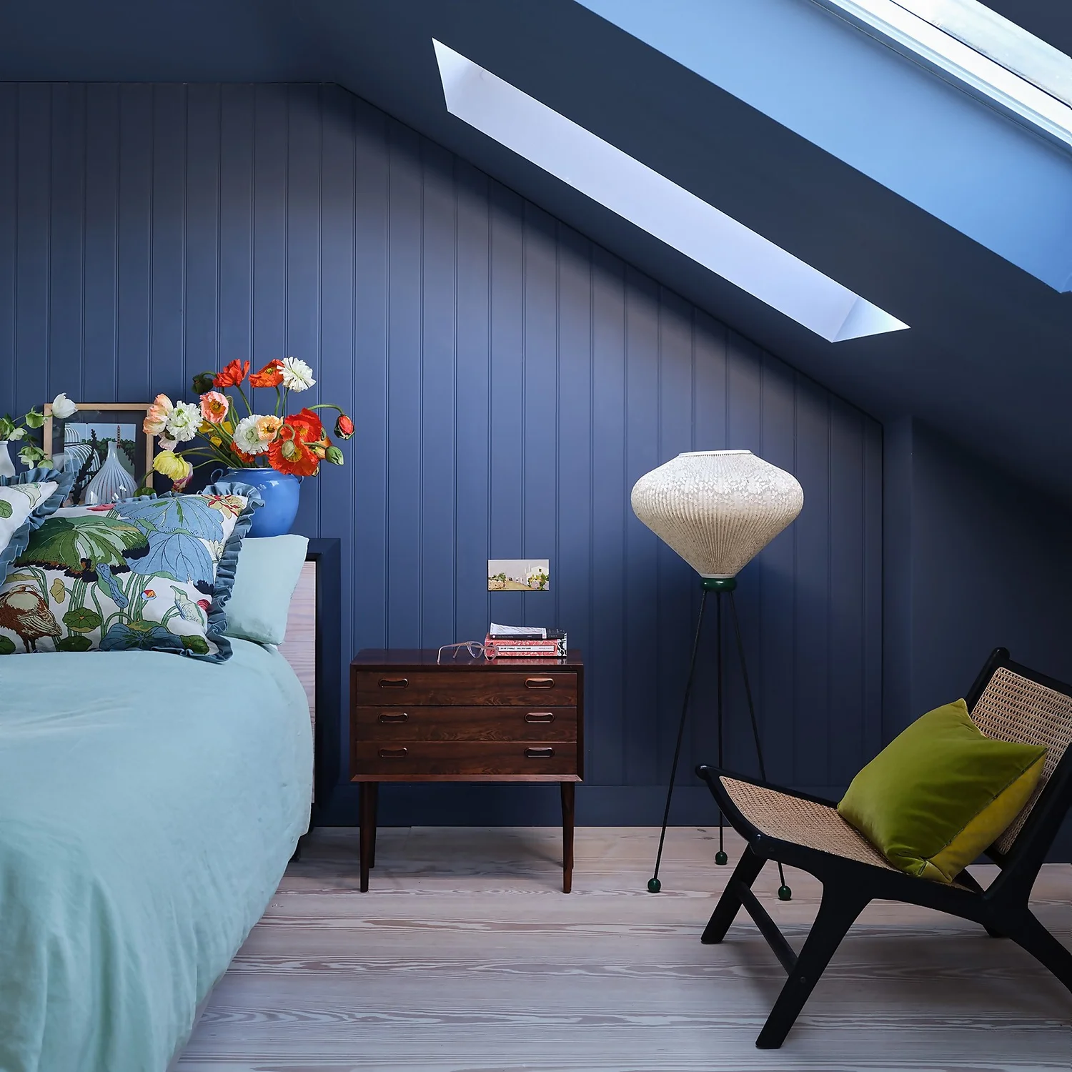 Farrow & Ball Estate Matt Emulsion Paint No.308 Wine Dark - 2.5L 4 Farrow & Ball Estate Matt Emulsion Paint No.308 Wine Dark - 2.5L - Image 2